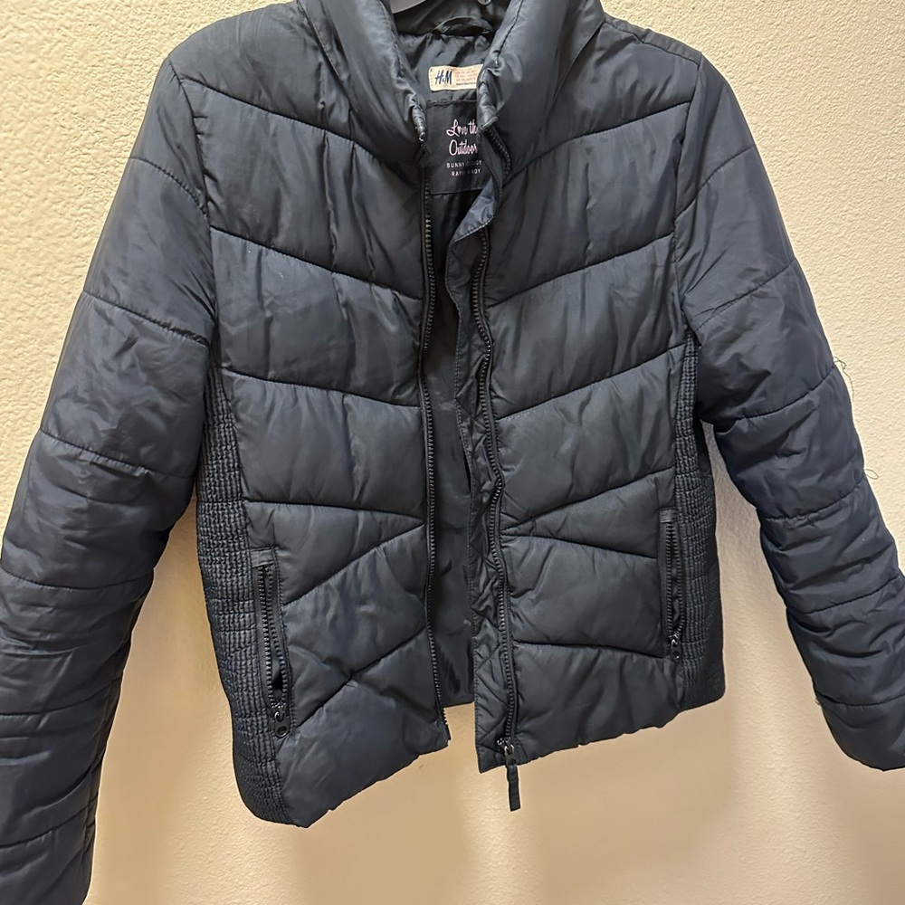 Garage sell selling clothes for cheap some r from thrifted